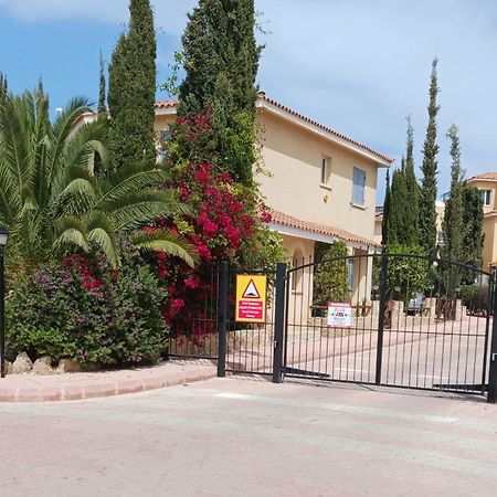Modern Sea View Apartment Regina Gardens Paphos ภายนอก รูปภาพ