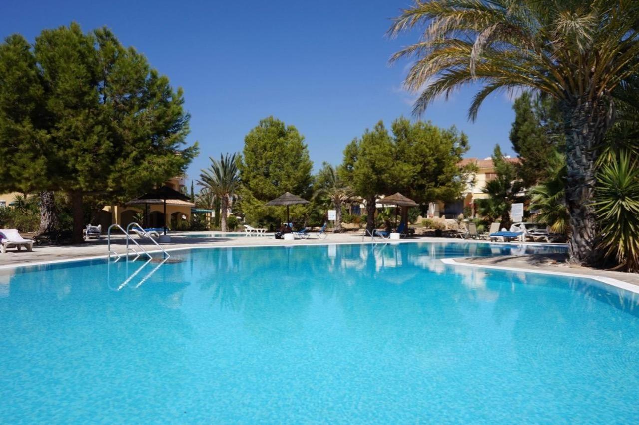 Modern Sea View Apartment Regina Gardens Paphos ภายนอก รูปภาพ