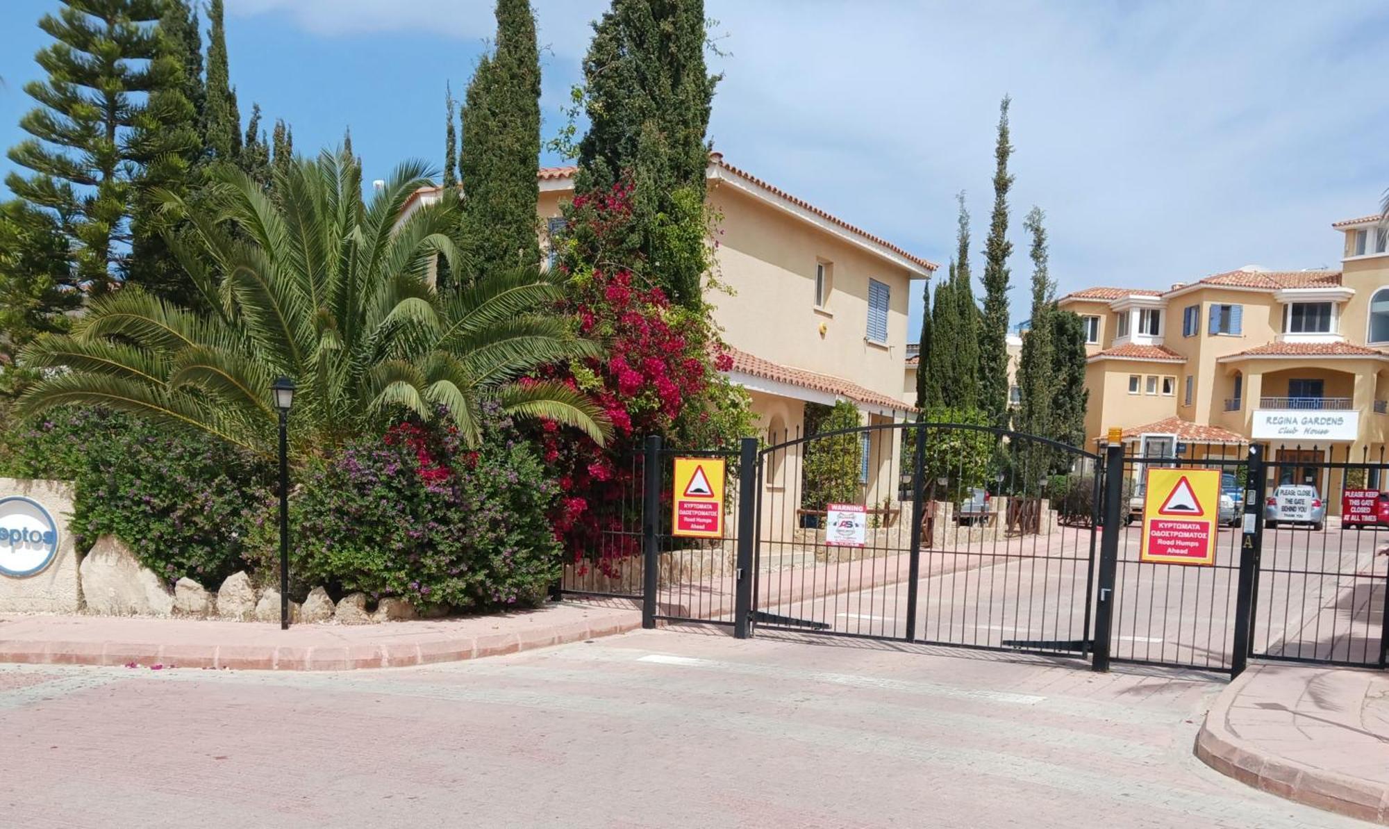Modern Sea View Apartment Regina Gardens Paphos ภายนอก รูปภาพ